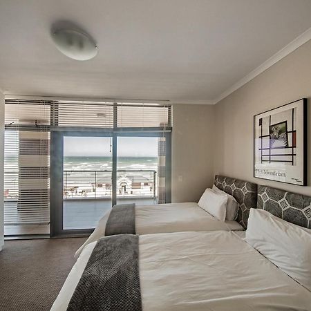 Surferscorner Self Catering Apartments Muizenberg Exterior photo
