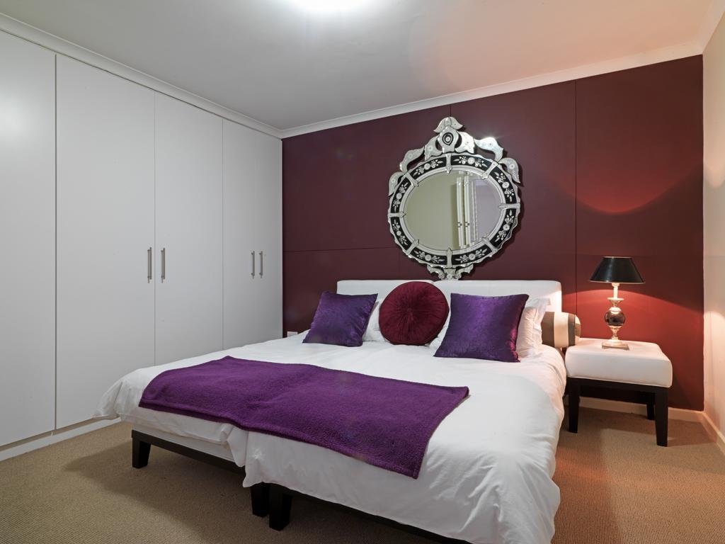 Surferscorner Self Catering Apartments Muizenberg Exterior photo