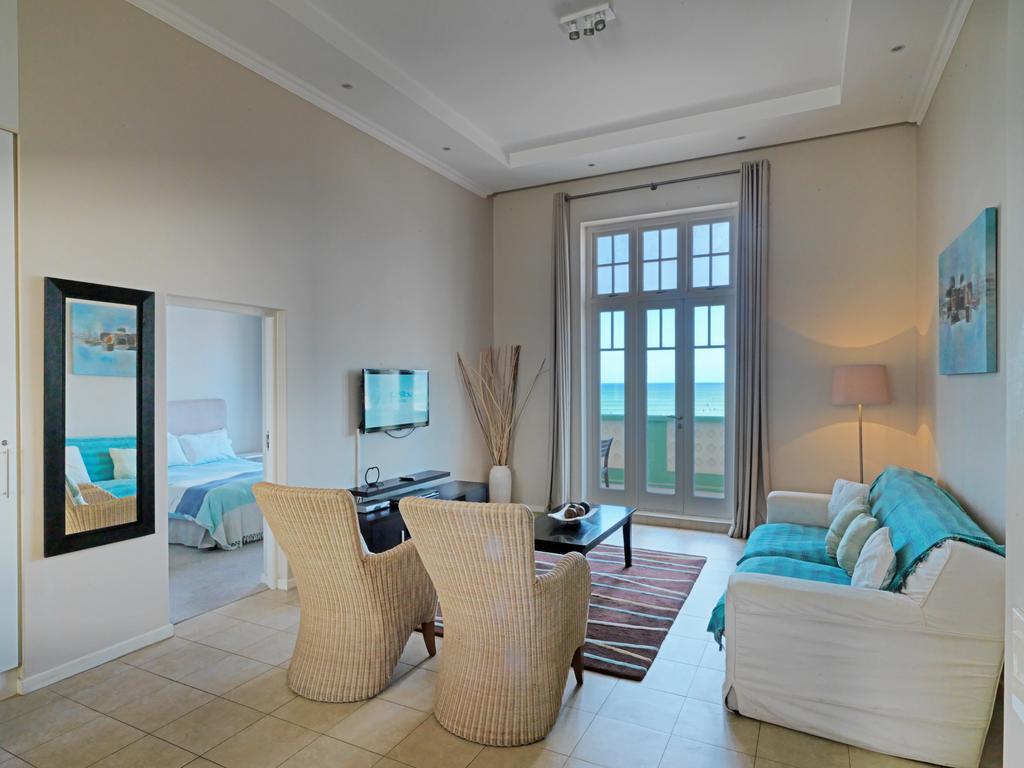 Surferscorner Self Catering Apartments Muizenberg Exterior photo