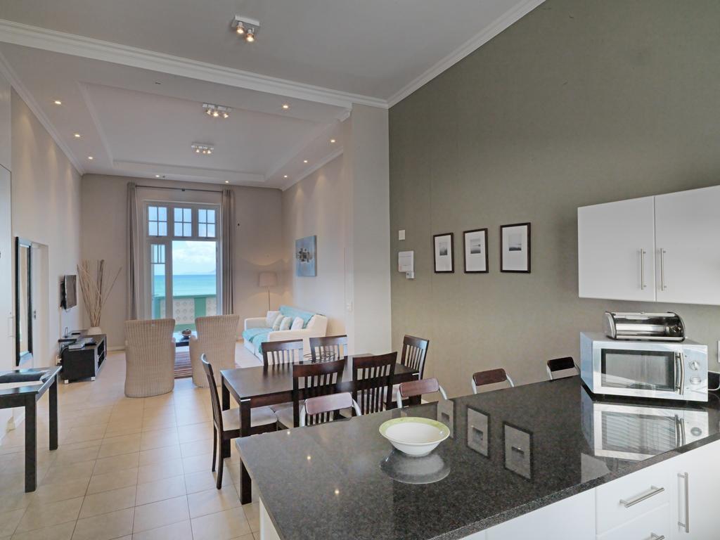 Surferscorner Self Catering Apartments Muizenberg Exterior photo