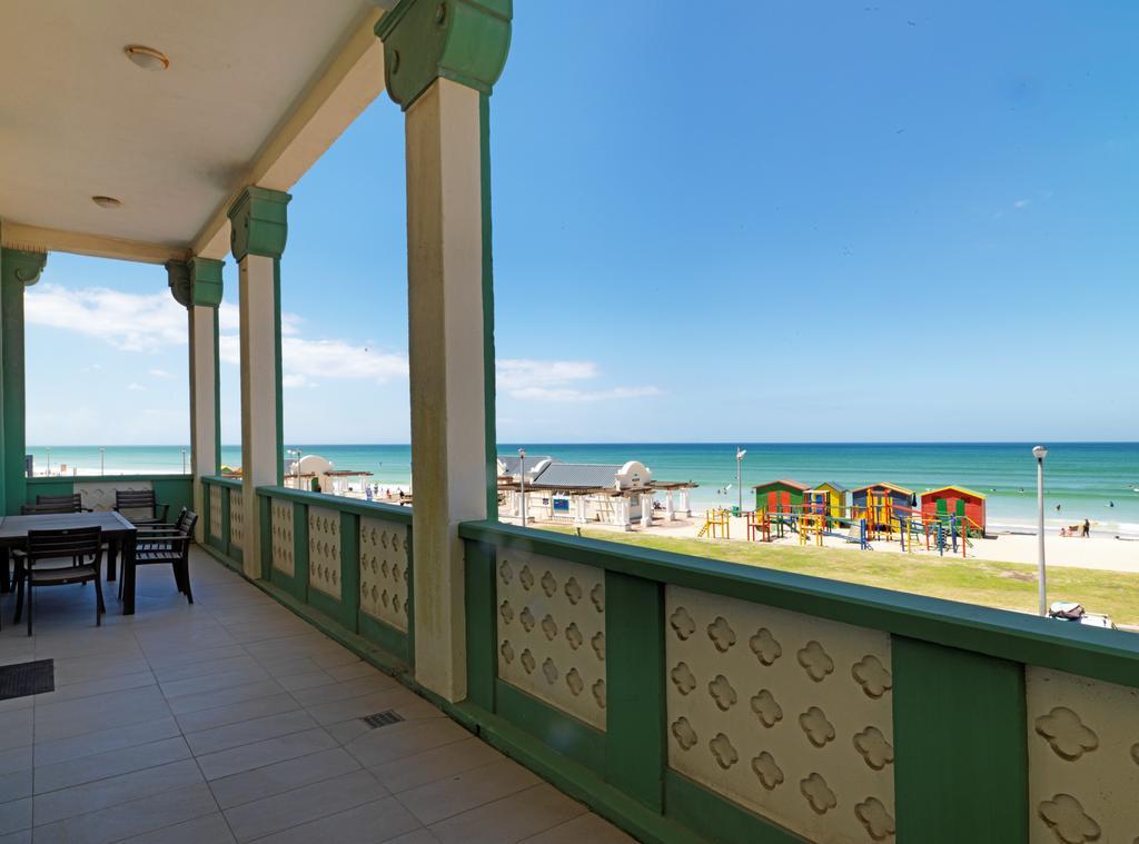 Surferscorner Self Catering Apartments Muizenberg Exterior photo