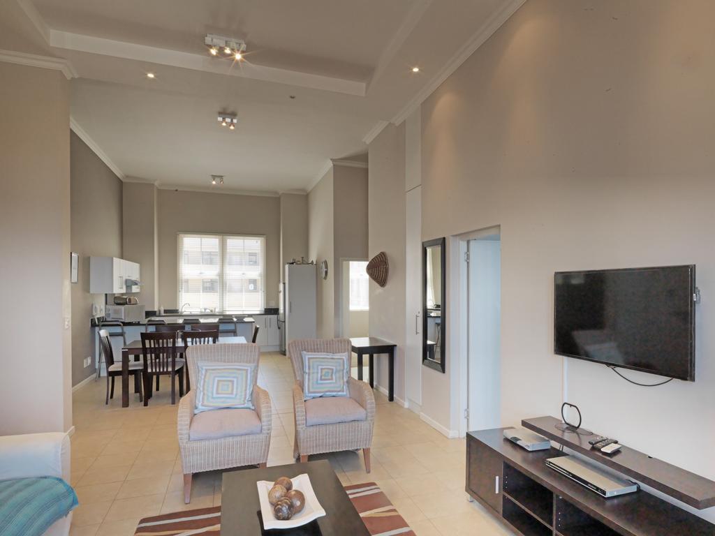 Surferscorner Self Catering Apartments Muizenberg Exterior photo
