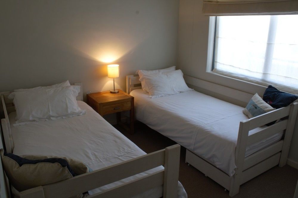 Surferscorner Self Catering Apartments Muizenberg Exterior photo