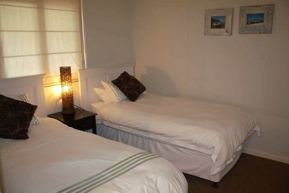 Surferscorner Self Catering Apartments Muizenberg Exterior photo