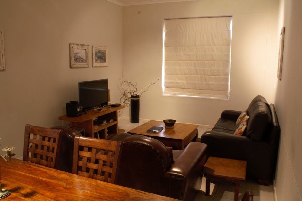 Surferscorner Self Catering Apartments Muizenberg Exterior photo